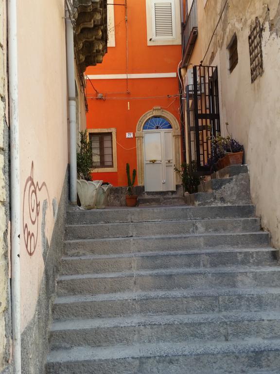 Il Pozzo Di Santa Teresa Apartment Catania Bilik gambar
